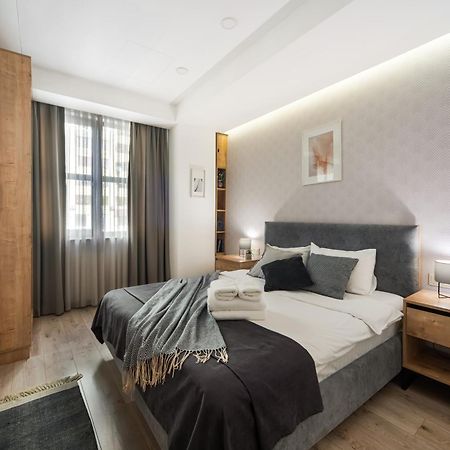 Thames Apartment By Downtown Inn, City Center Yerevan Bagian luar foto