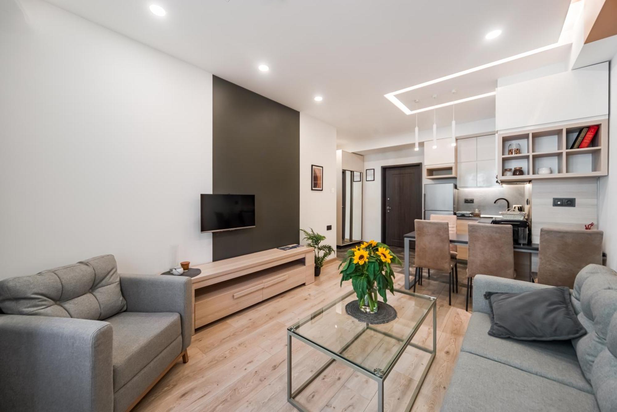 Thames Apartment By Downtown Inn, City Center Yerevan Bagian luar foto