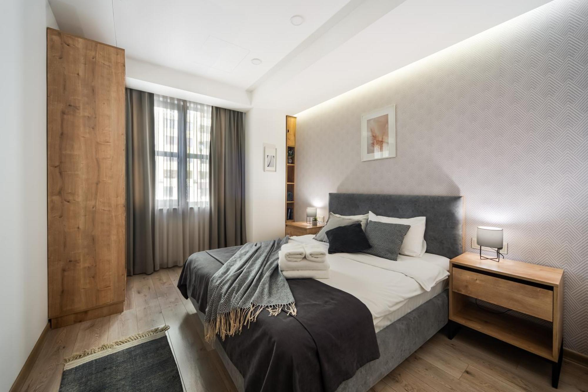 Thames Apartment By Downtown Inn, City Center Yerevan Bagian luar foto
