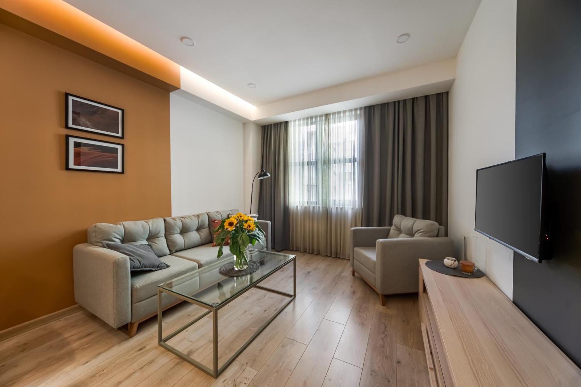 Thames Apartment By Downtown Inn, City Center Yerevan Bagian luar foto