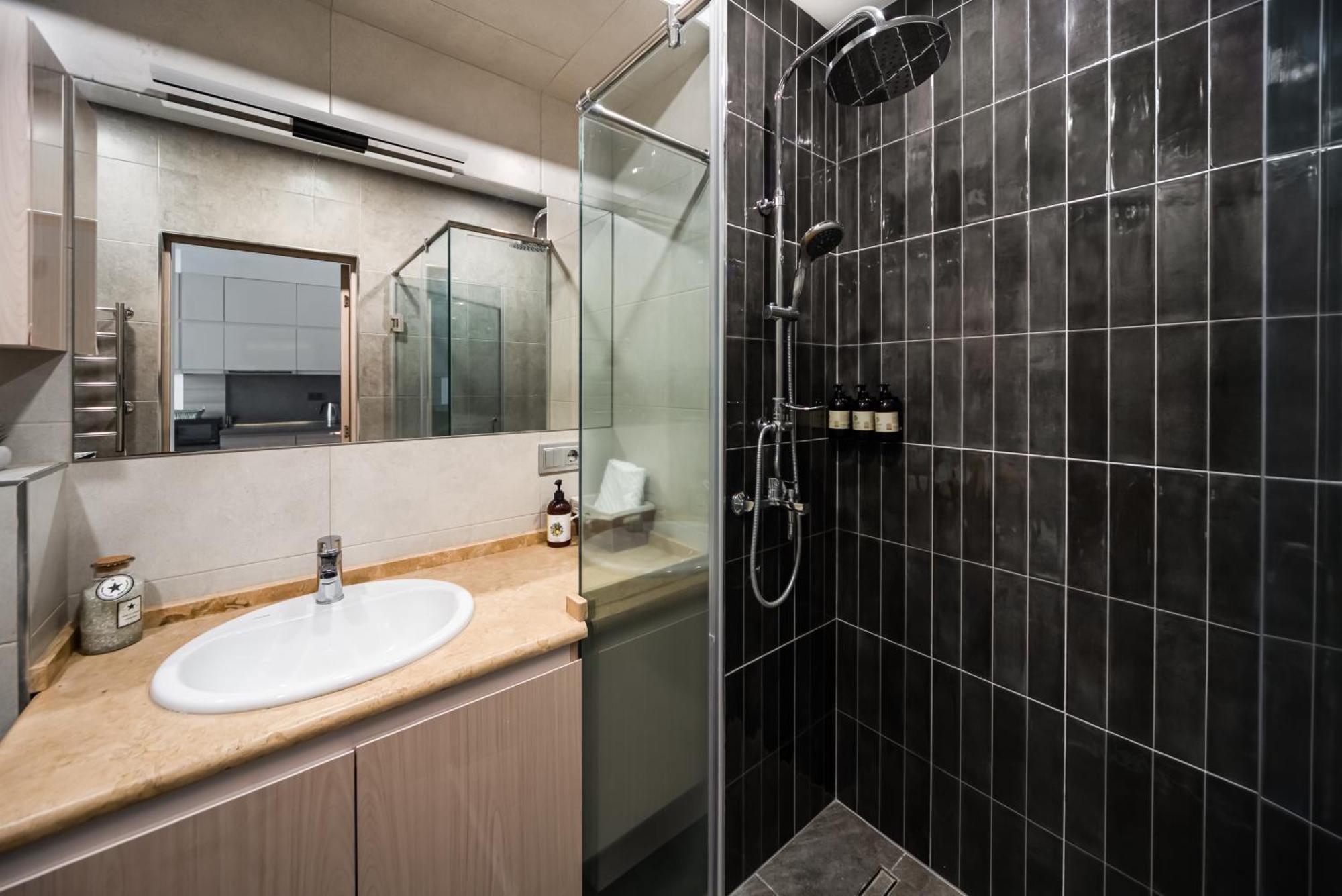 Thames Apartment By Downtown Inn, City Center Yerevan Bagian luar foto